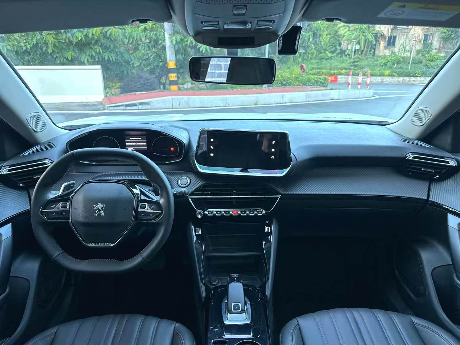 Peugeot 2008 1.2THP 230THP THE ONE Auto