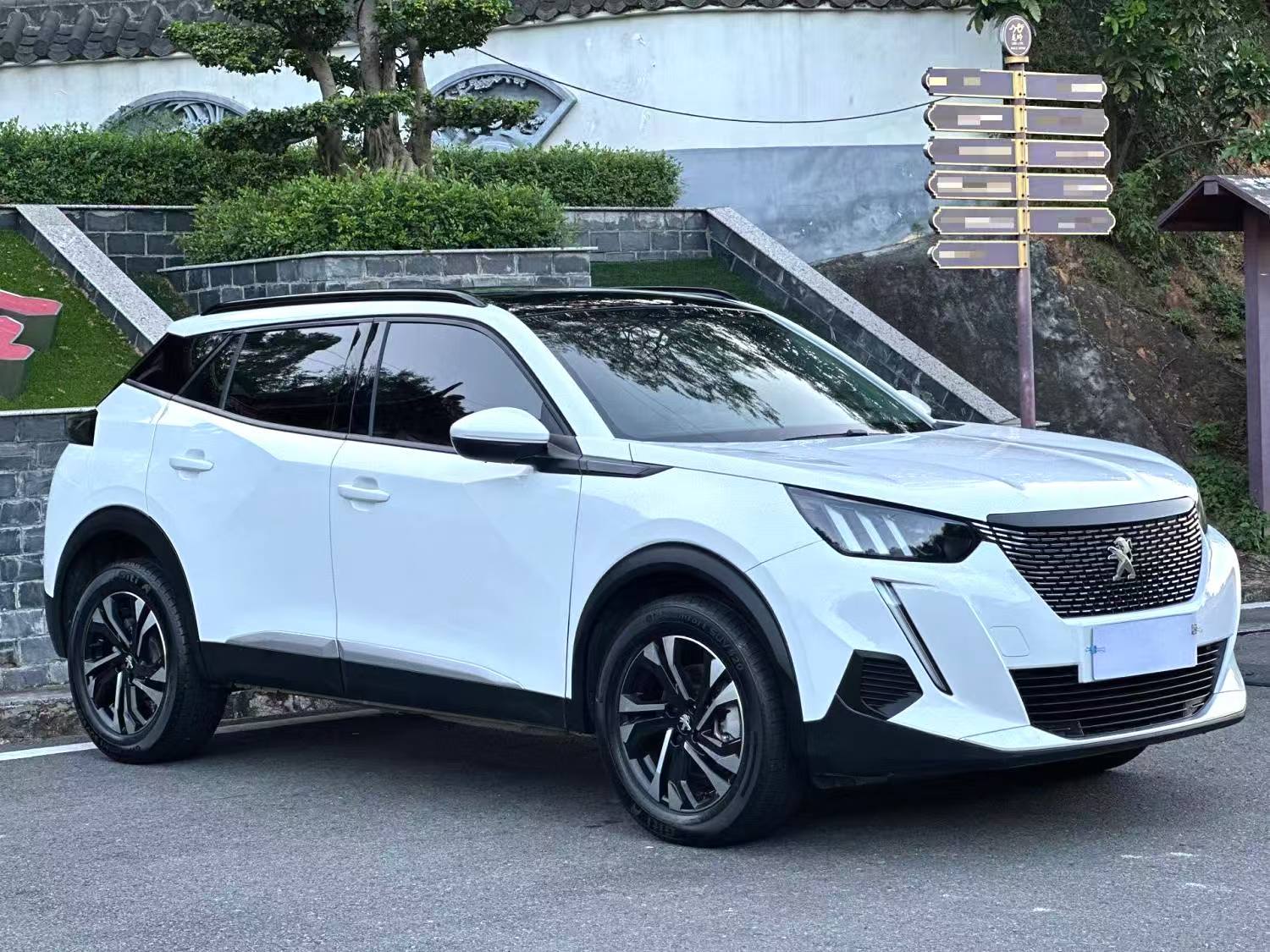 Peugeot 2008 1.2THP 230THP THE ONE Auto