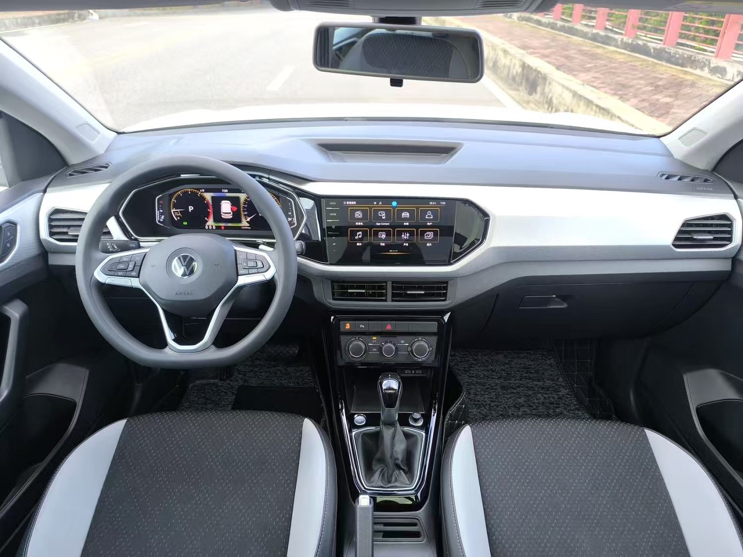 Volkswagen T-Roc 1.5 2021 30th Anniversary Edition Automatic Transmission