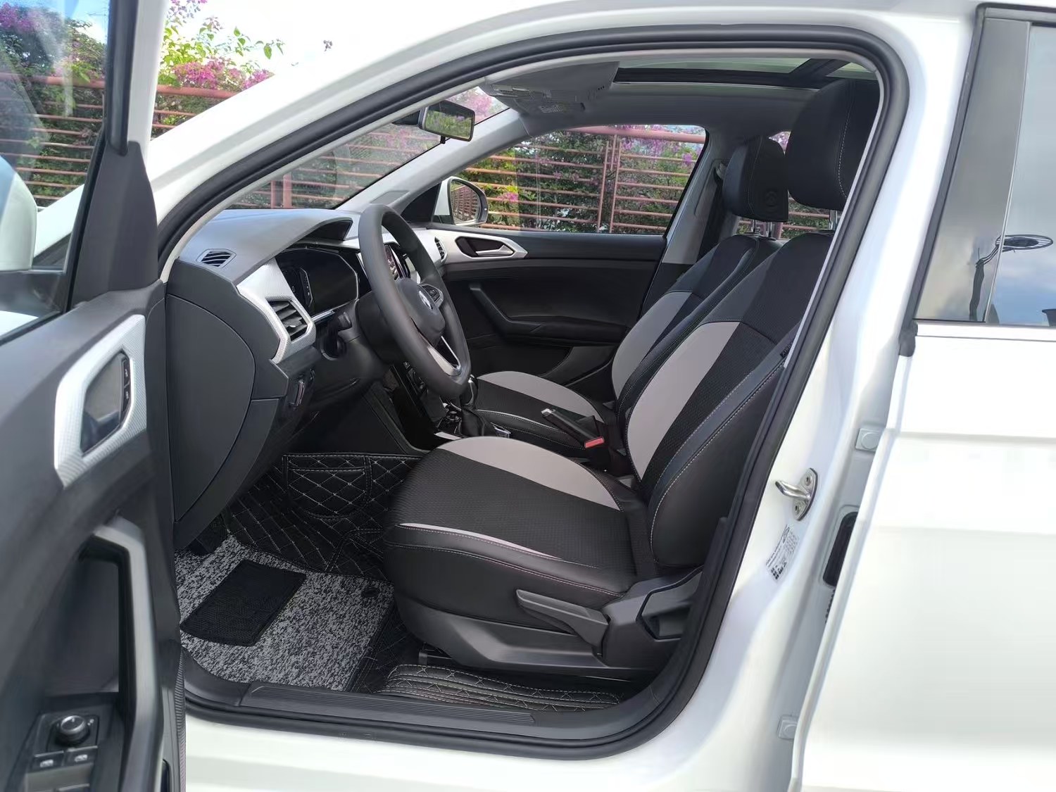 Volkswagen T-Roc 1.5 2021 30th Anniversary Edition Automatic Transmission