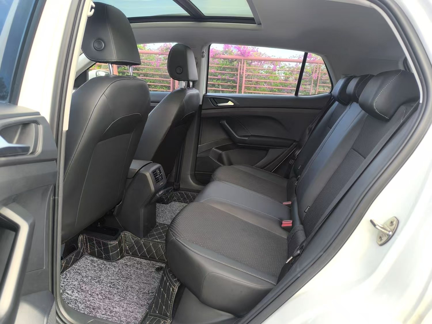 Volkswagen T-Roc 1.5 2021 30th Anniversary Edition Automatic Transmission