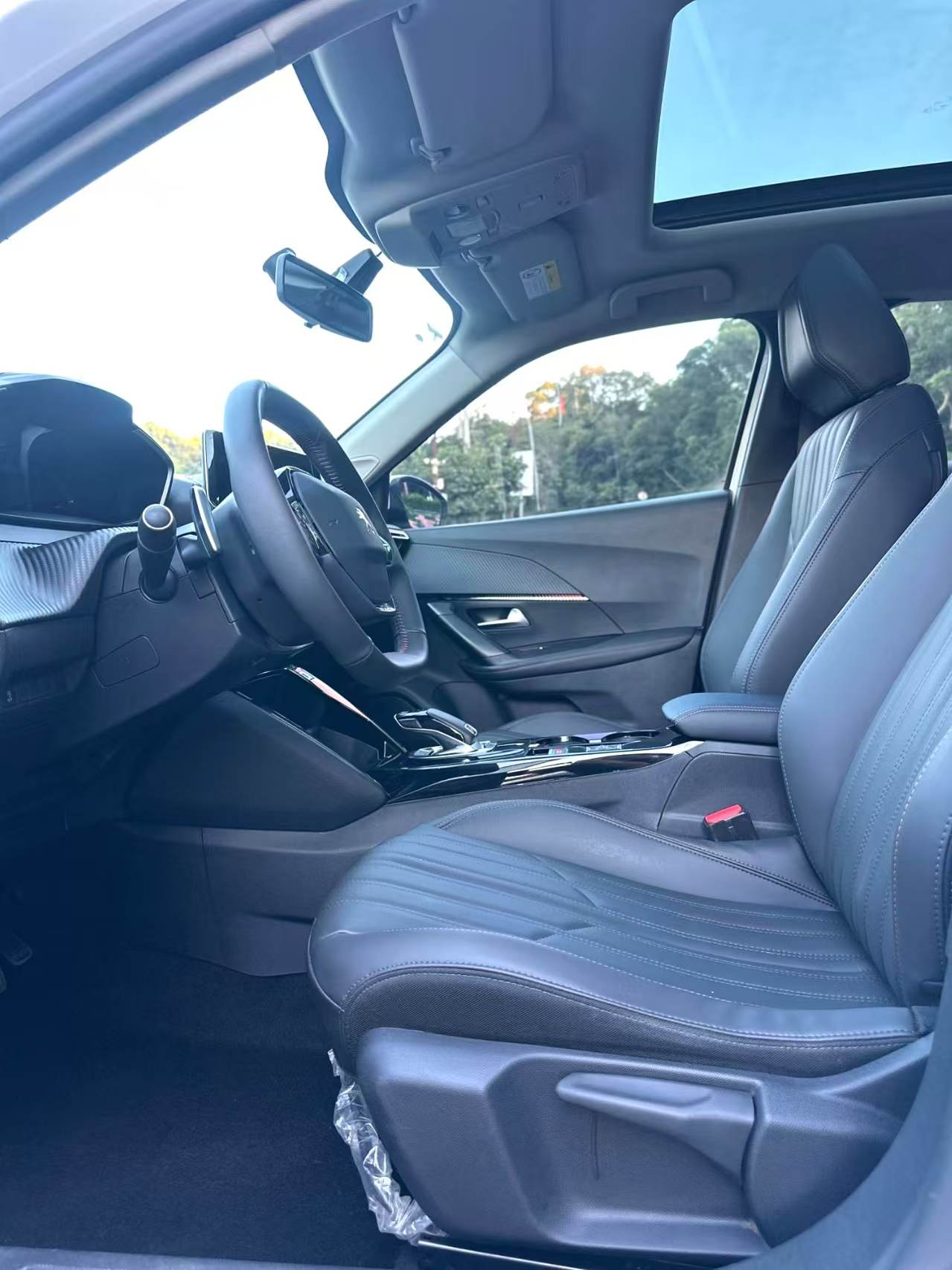 Peugeot 2008 1.2THP 230THP THE ONE Auto