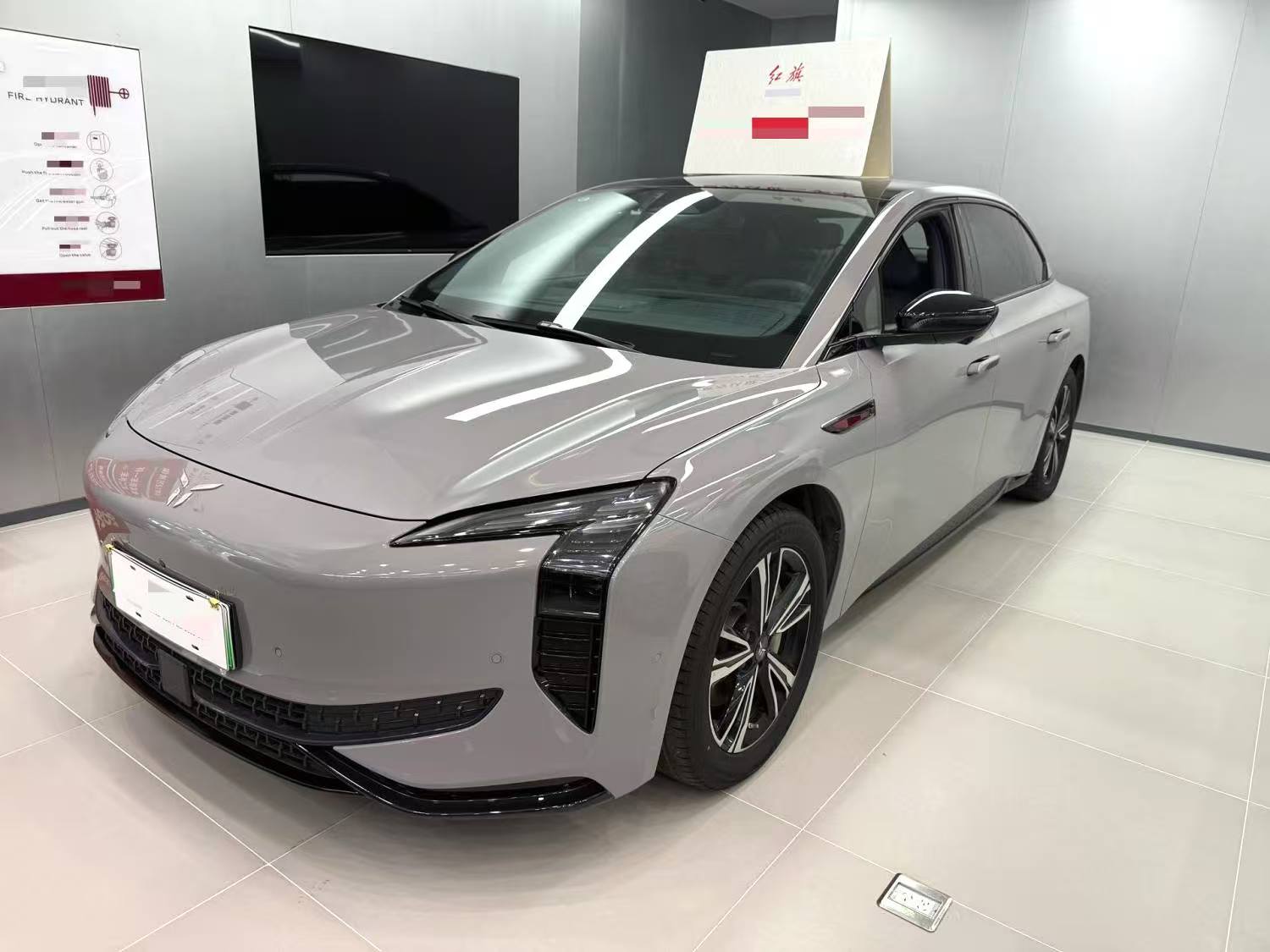 Hongqi EH7 820 pro Honor Edition Automatic Transmission 2024 model