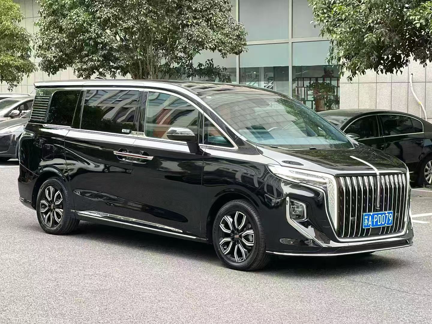 The 2023 Hongqi HQ9 48V 2.0T Smart Link Qiyun Edition automatic transmission