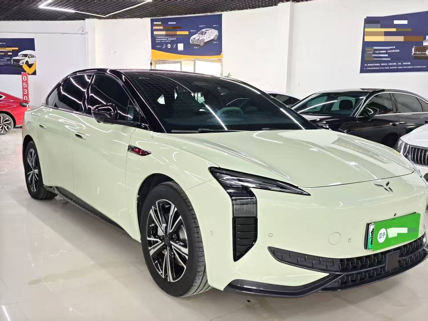 Hongqi EH7 820 pro 2024 Automatic Transmission model