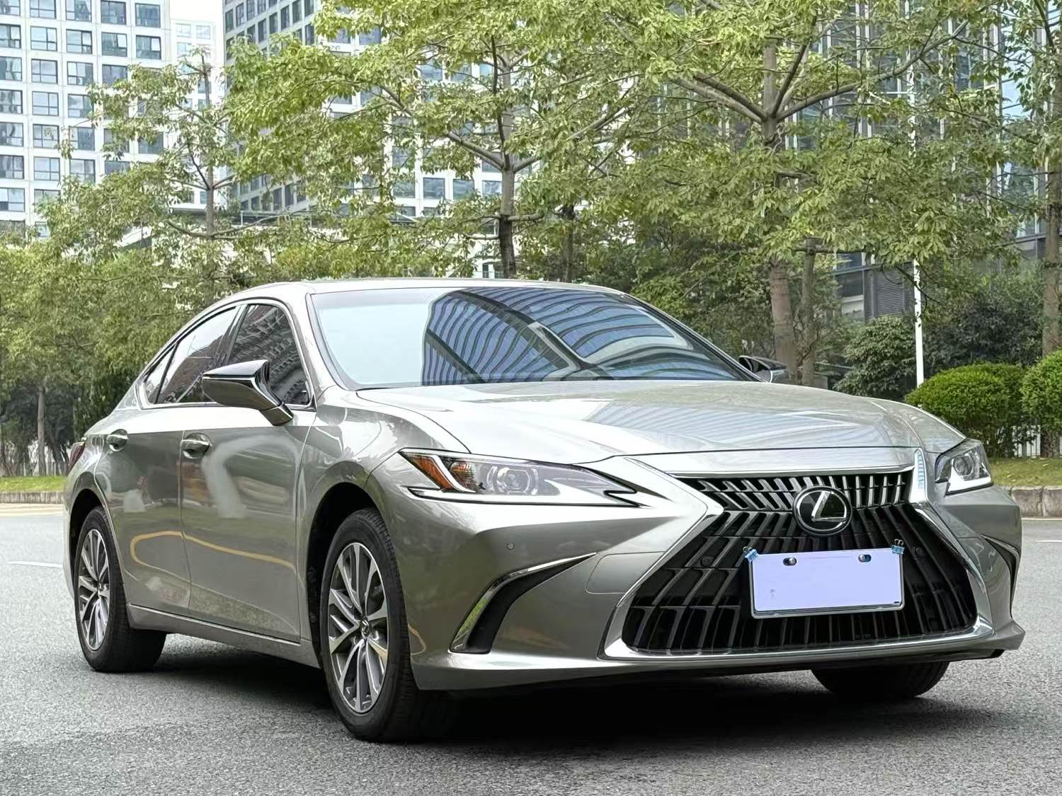 Lexus ES 2024 ES200 2.0 CVT Premium Edition Automatic Transmission