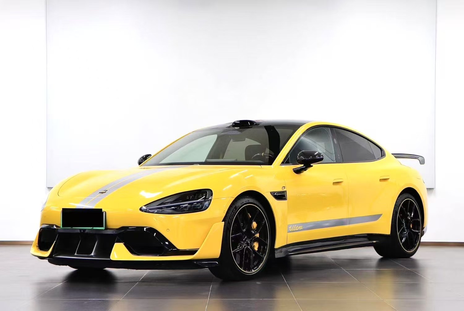 Xiaomi's 2025 SU7 Ultra with automatic transmission