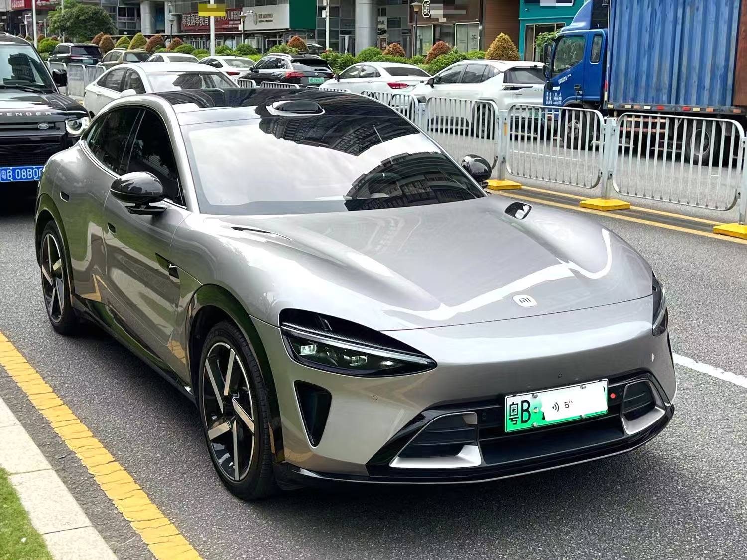 Xiaomi YU7 2025 model with ultra-long battery life, high-performance four-wheel drive Max version and automatic transmission