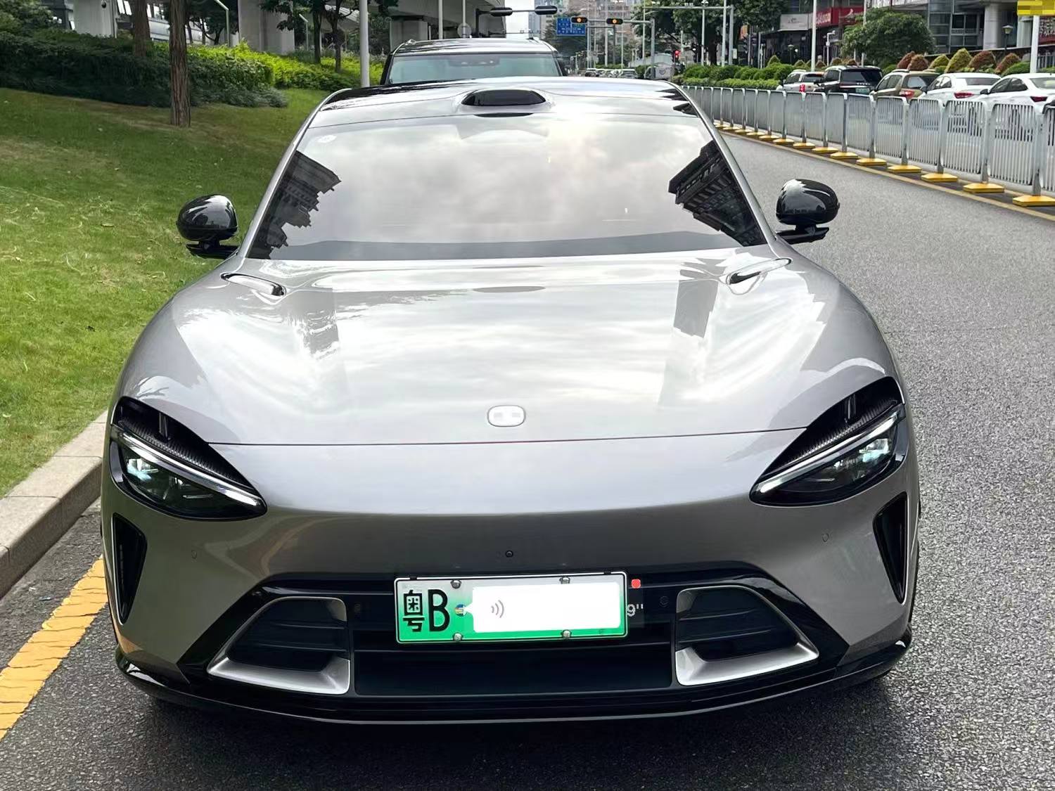 Xiaomi YU7 2025 model with ultra-long battery life, high-performance four-wheel drive Max version and automatic transmission