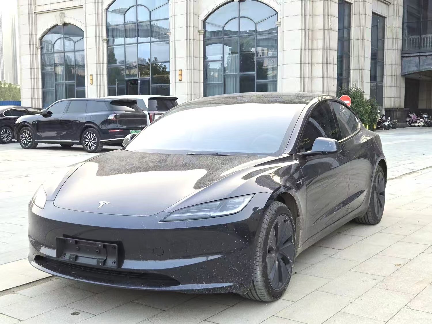 Tesla's 2025 model3 rear-wheel drive version, 634KM automatic transmission, gray