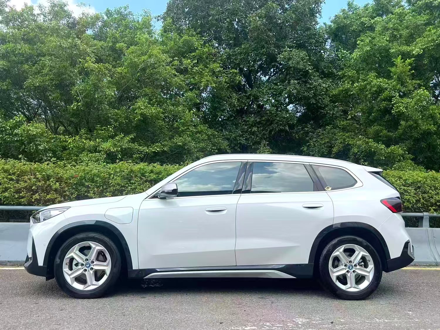 BMW iX1 eDrive25L X Design Package Automatic Transmission 2023 Model