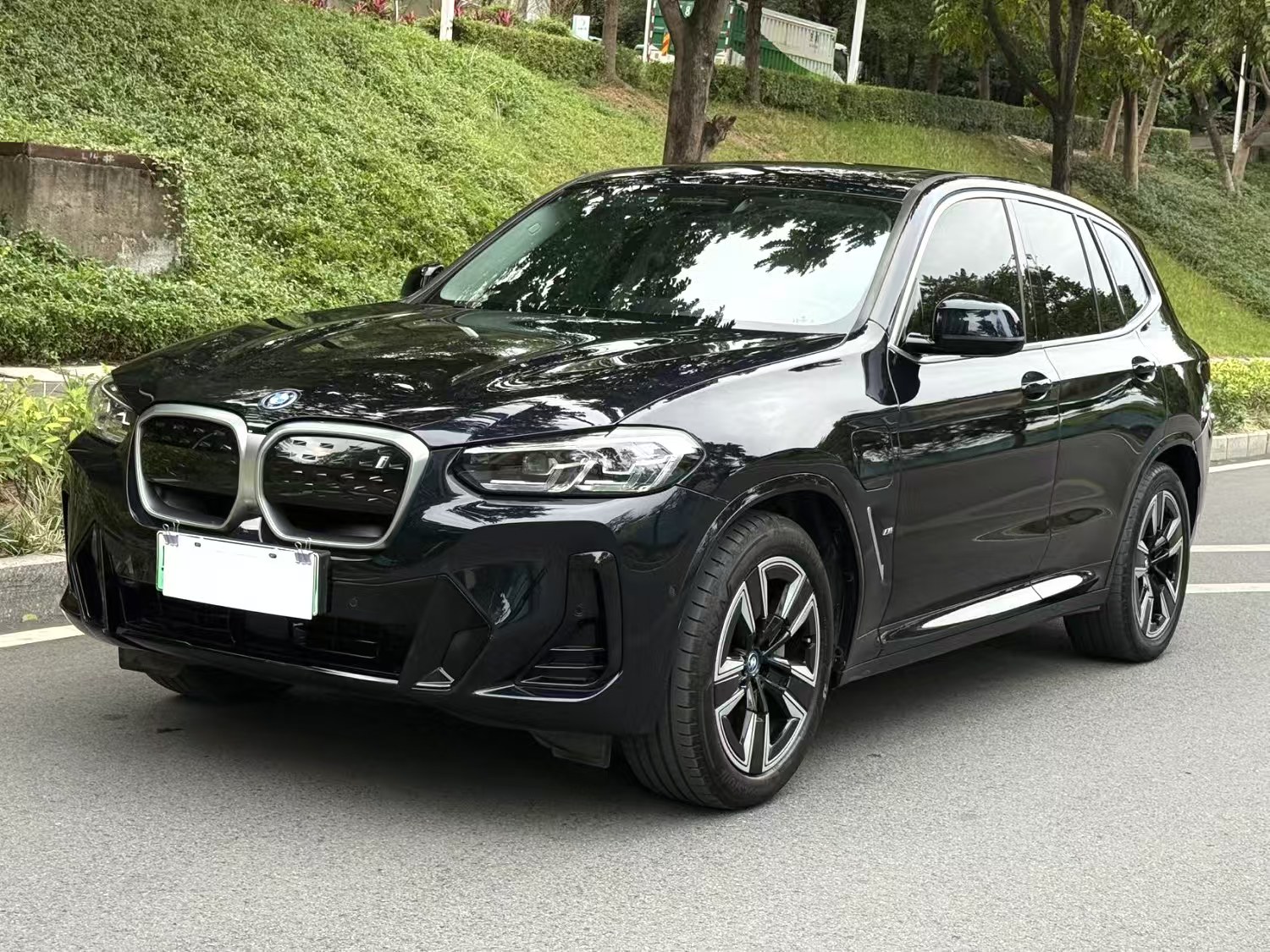 The 2022 BMW iX3 Leading Automatic Transmission model