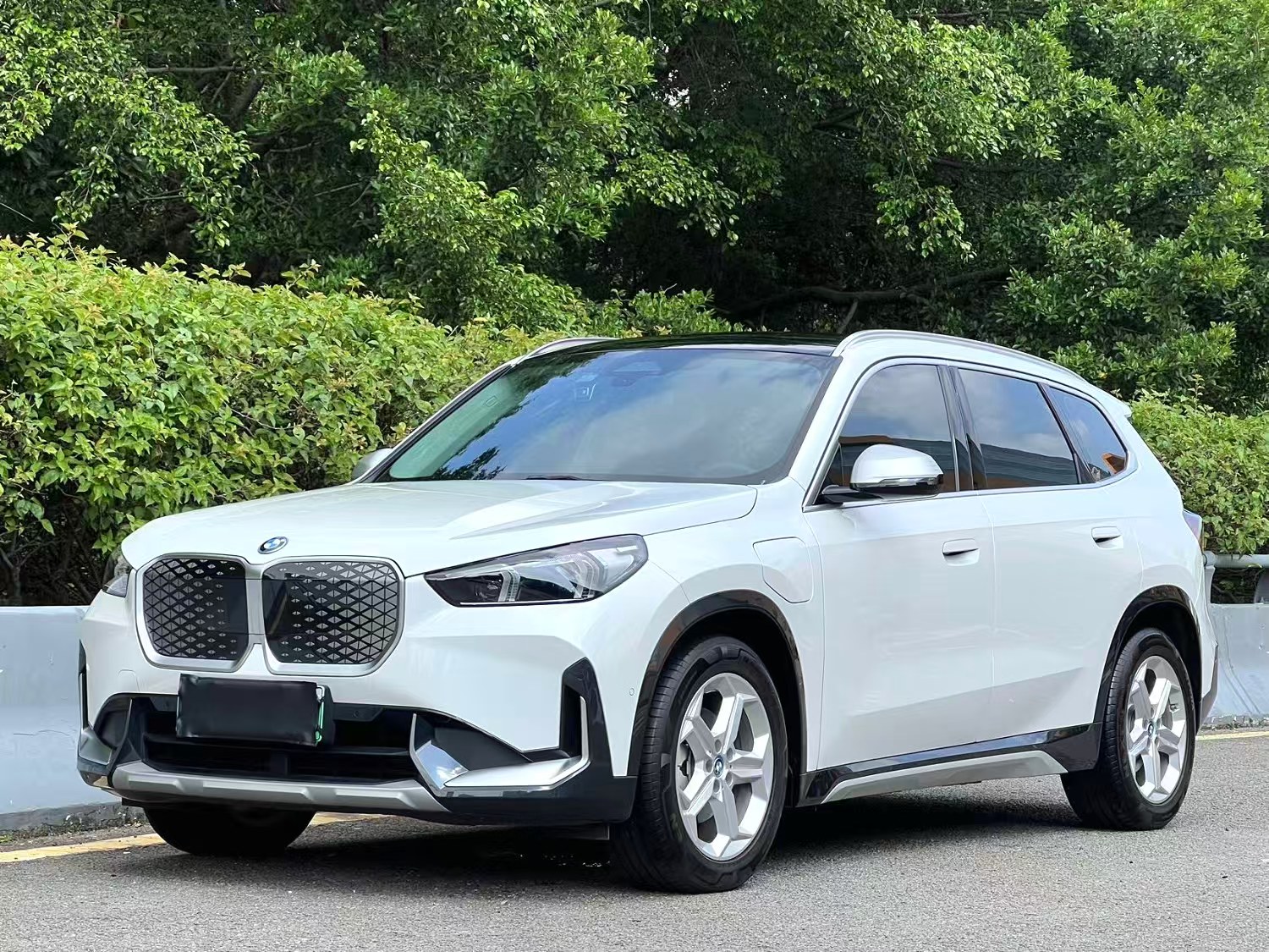 BMW iX1 eDrive25L X Design Package Automatic Transmission 2023 Model