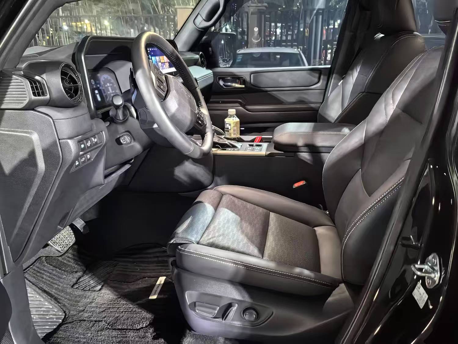 Toyota Prado HEV 2025 model 2.4T welded WX version 5-seat automatic transmission