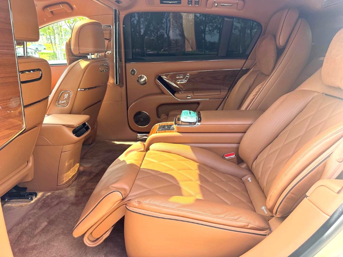 The 2025 Zunjie S800 Starlight Executive Edition 4-seater automatic transmission