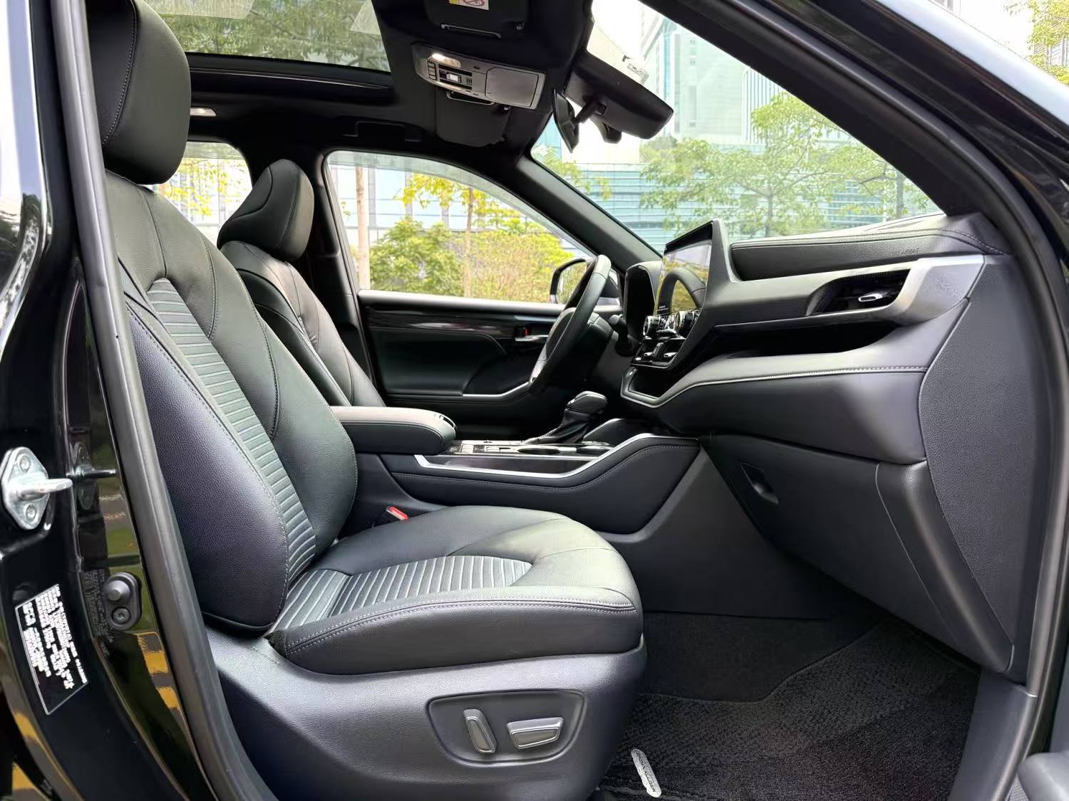 Toyota Crown Land Cruiser 2023 2.5-wheel Drive Premium Edition Automatic Transmission