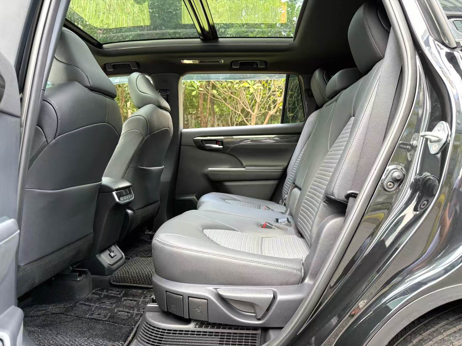 Toyota Crown Land Cruiser 2023 2.5-wheel Drive Premium Edition Automatic Transmission