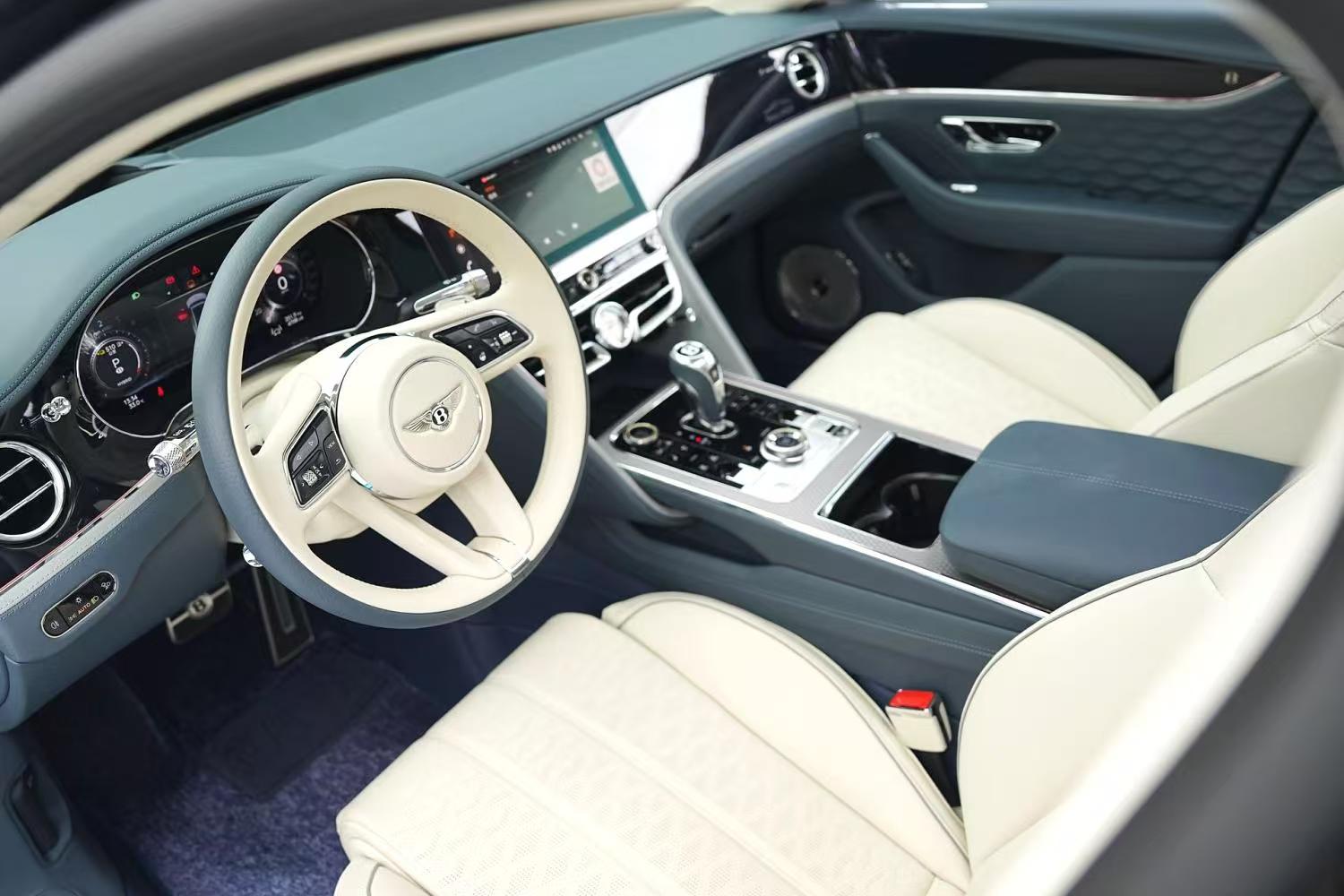 Bentley Flying Spur 2025 V8 Mulliner PHEV 4.0T automatic transmission