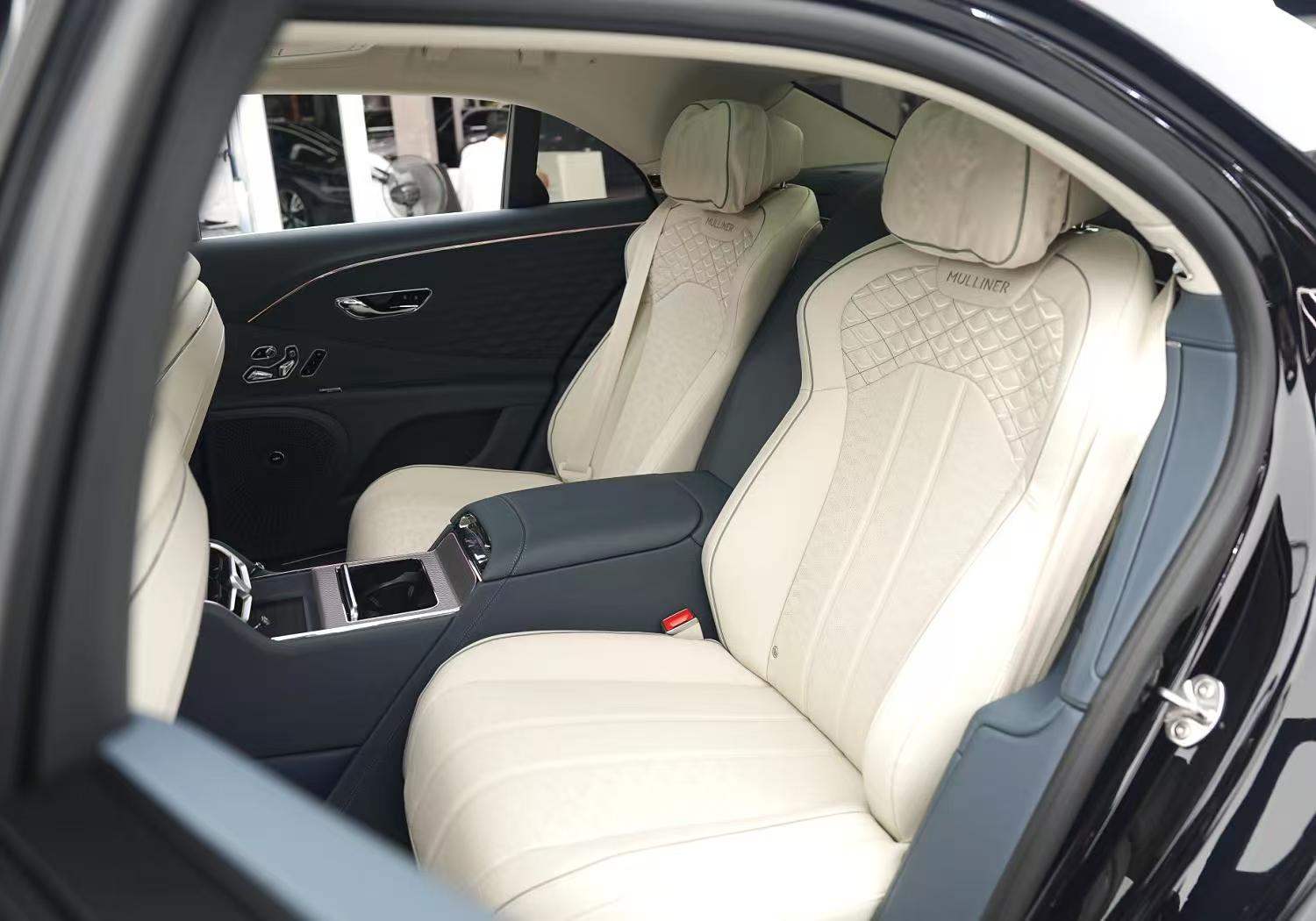 Bentley Flying Spur 2025 V8 Mulliner PHEV 4.0T automatic transmission