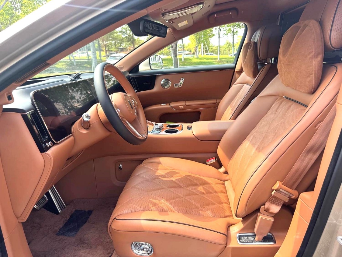 The 2025 Zunjie S800 Starlight Executive Edition 4-seater automatic transmission