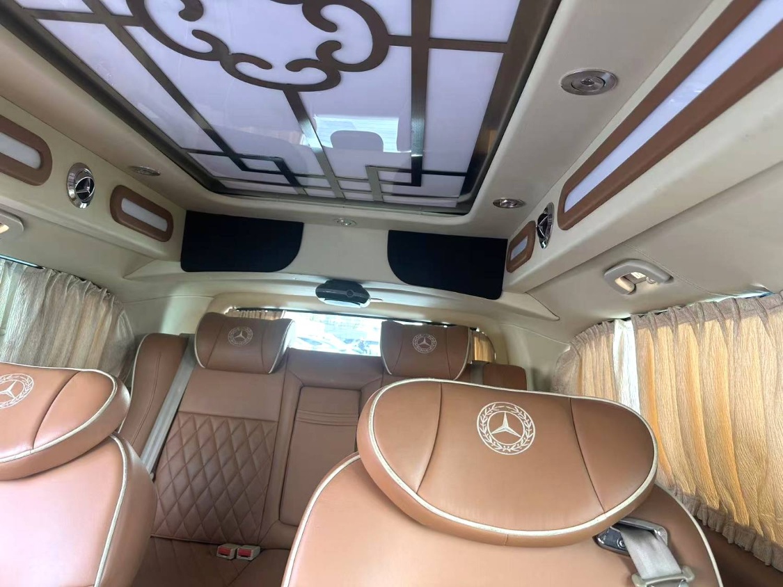 The 2016 Mercedes-Benz Vito 2.0T Elite Edition 7-seater with a high roof