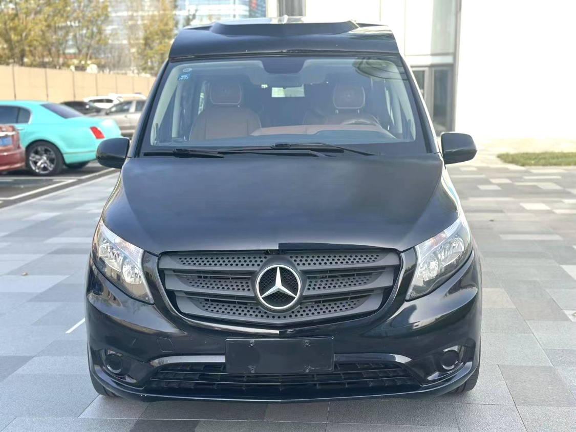 The 2016 Mercedes-Benz Vito 2.0T Elite Edition 7-seater with a high roof