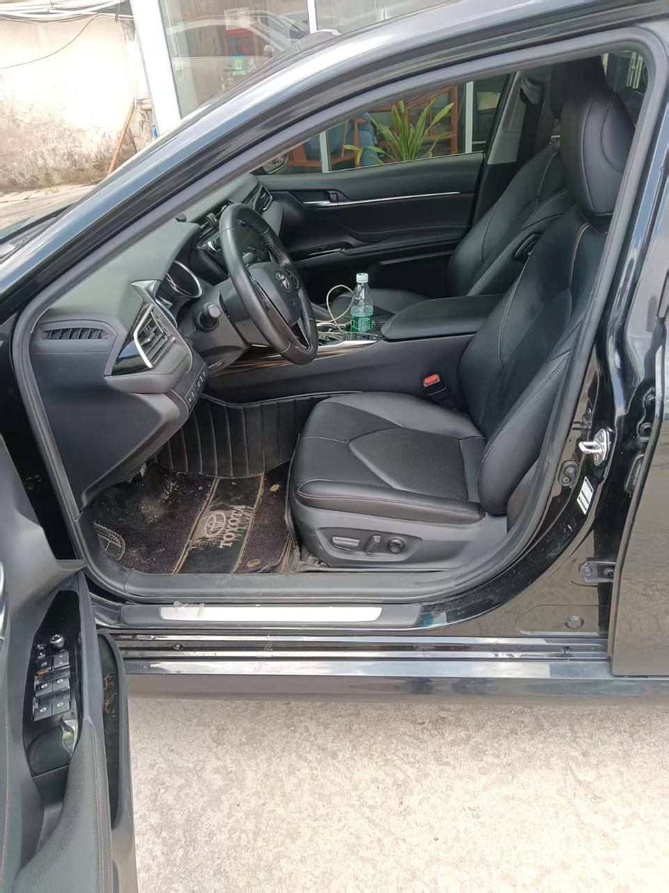 The 2019 Toyota Camry 2.5G Luxury Edition (facelifted) with automatic transmission