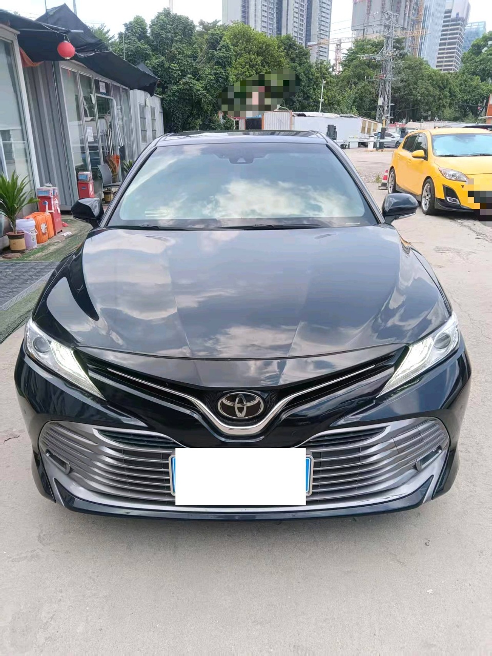 The 2019 Toyota Camry 2.5G Luxury Edition (facelifted) with automatic transmission