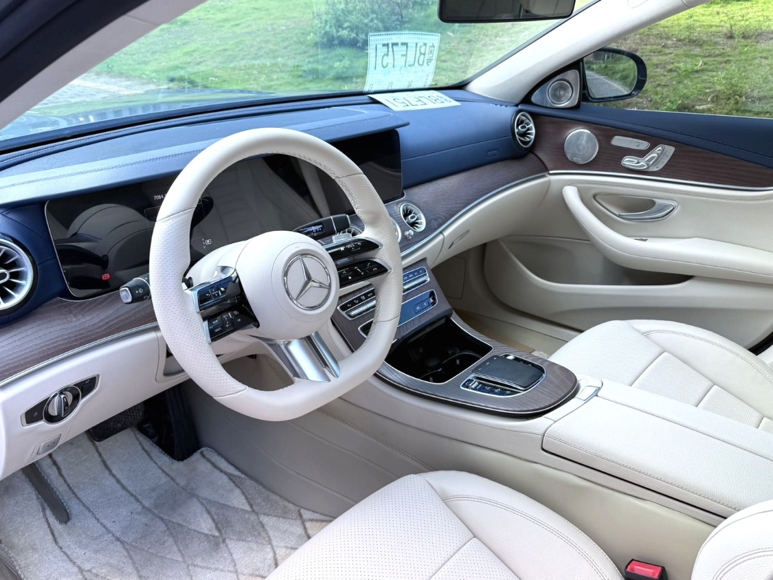 The 2021 Mercedes-Benz E-Class E-300 L 2.0T Sport Luxury Automatic transmission