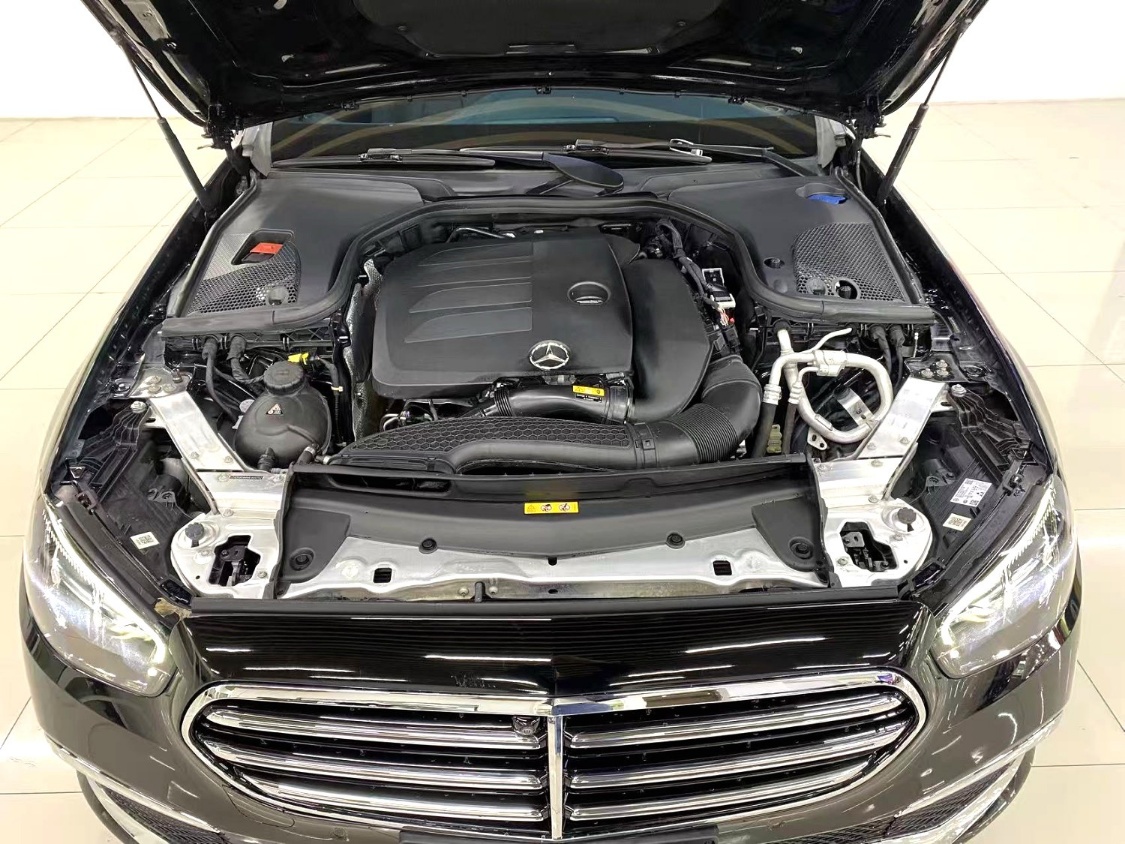 The 2021 Mercedes-Benz E-Class E-300 L 2.0T Sport Luxury Automatic transmission