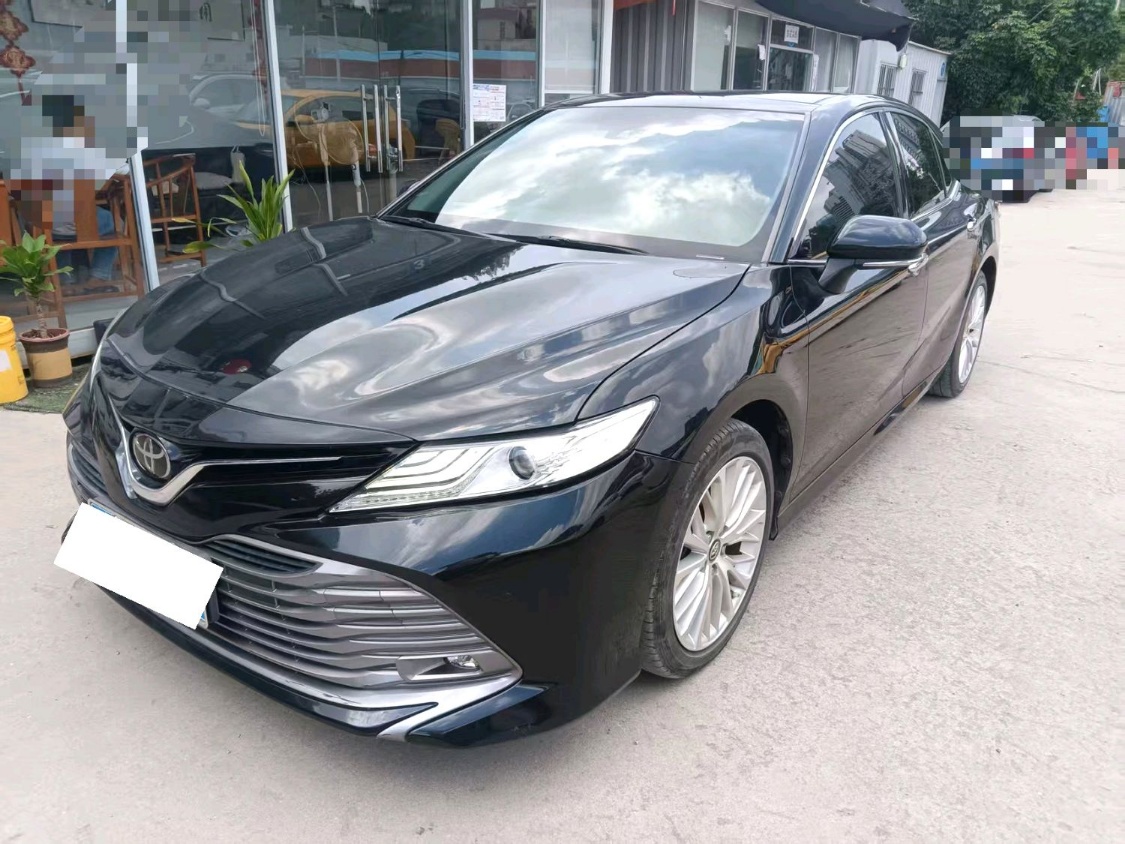 The 2019 Toyota Camry 2.5G Luxury Edition (facelifted) with automatic transmission